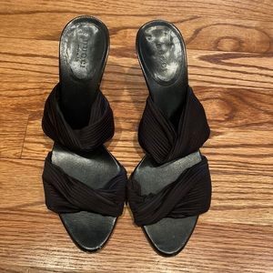 Gucci black mules with gold bamboo heel size 8 GUC